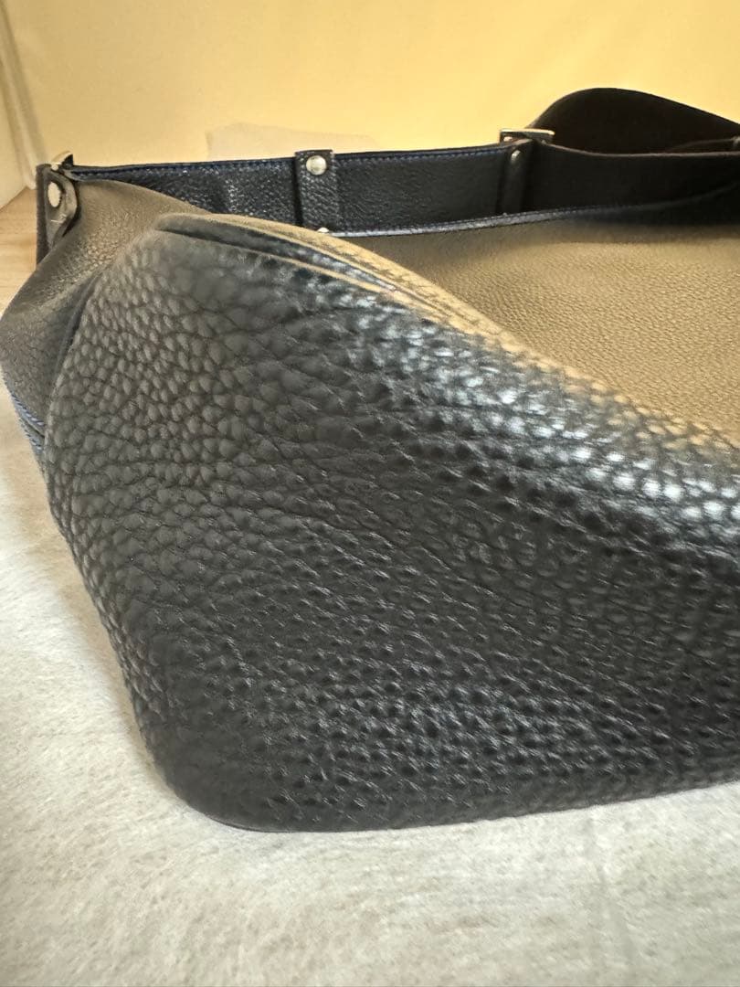 ル・ボナー　パパスショルダー ブラック　バッグ　ブルー　ルボナー