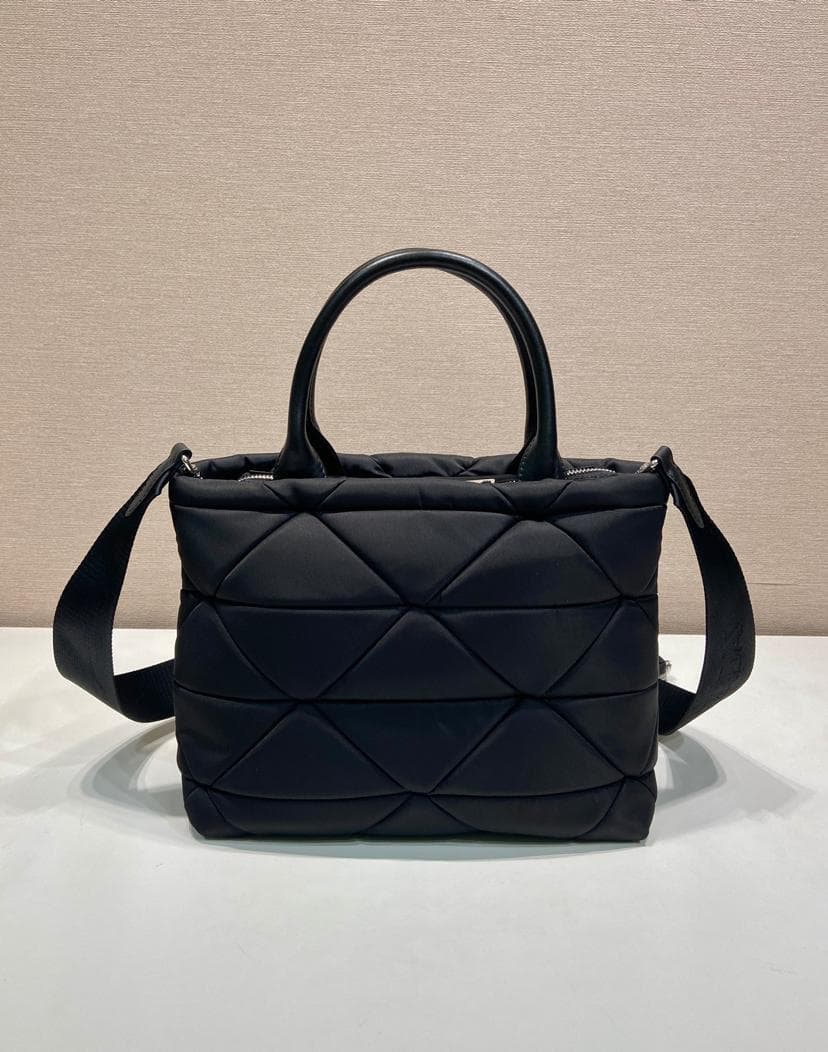 ブラック キルティング ハンドバッグ