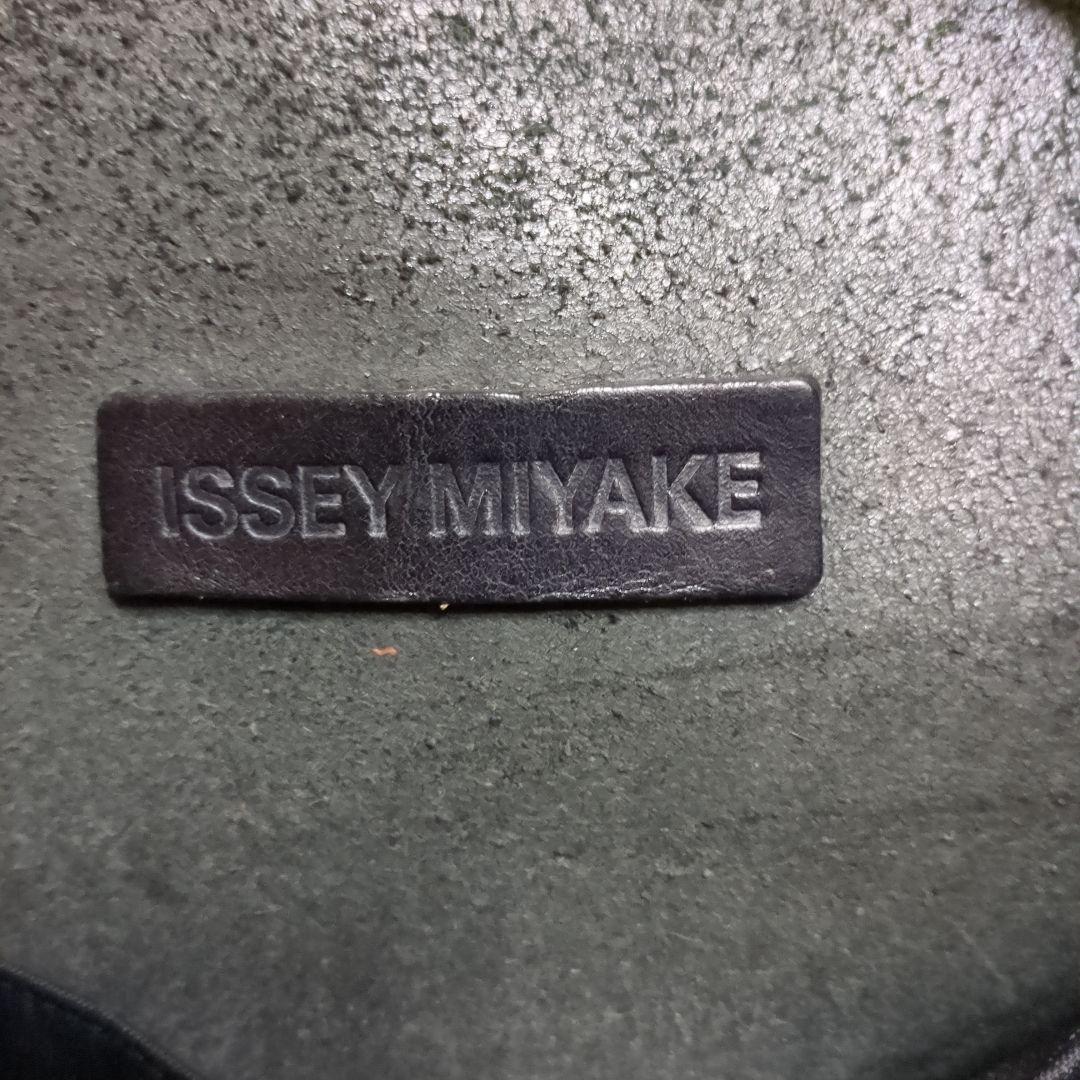 ISSEY MIYAKE ブラックレザートートバッグ