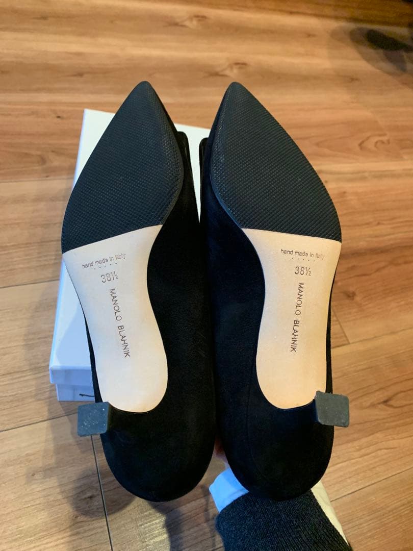 新品未使用 MANOLO BLAHNIK 38.5 SUEDE