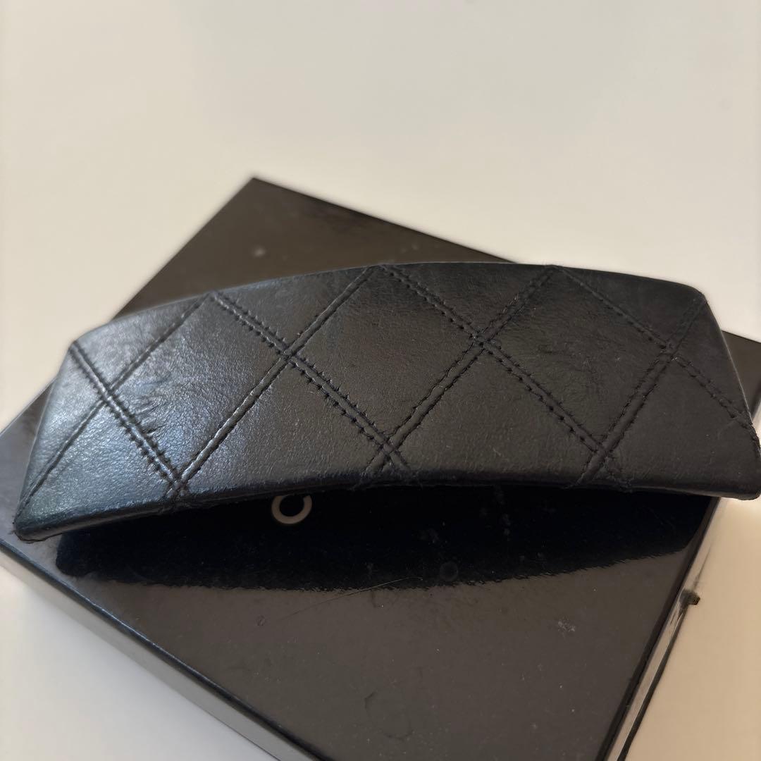 お値引きシャネル　キルティング柄バレッタ