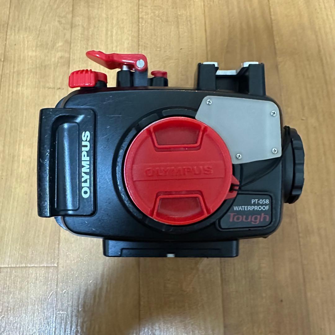 Olympus TG-5 レッド　ハウジング　オリンパス　防水　ダイビング