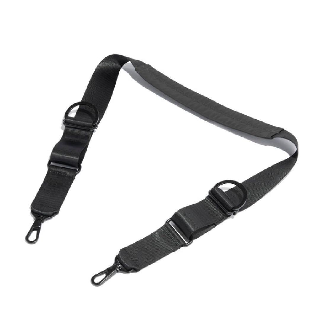 バッグ UNTRACK CITY PLUS The Helmet Tote Bag