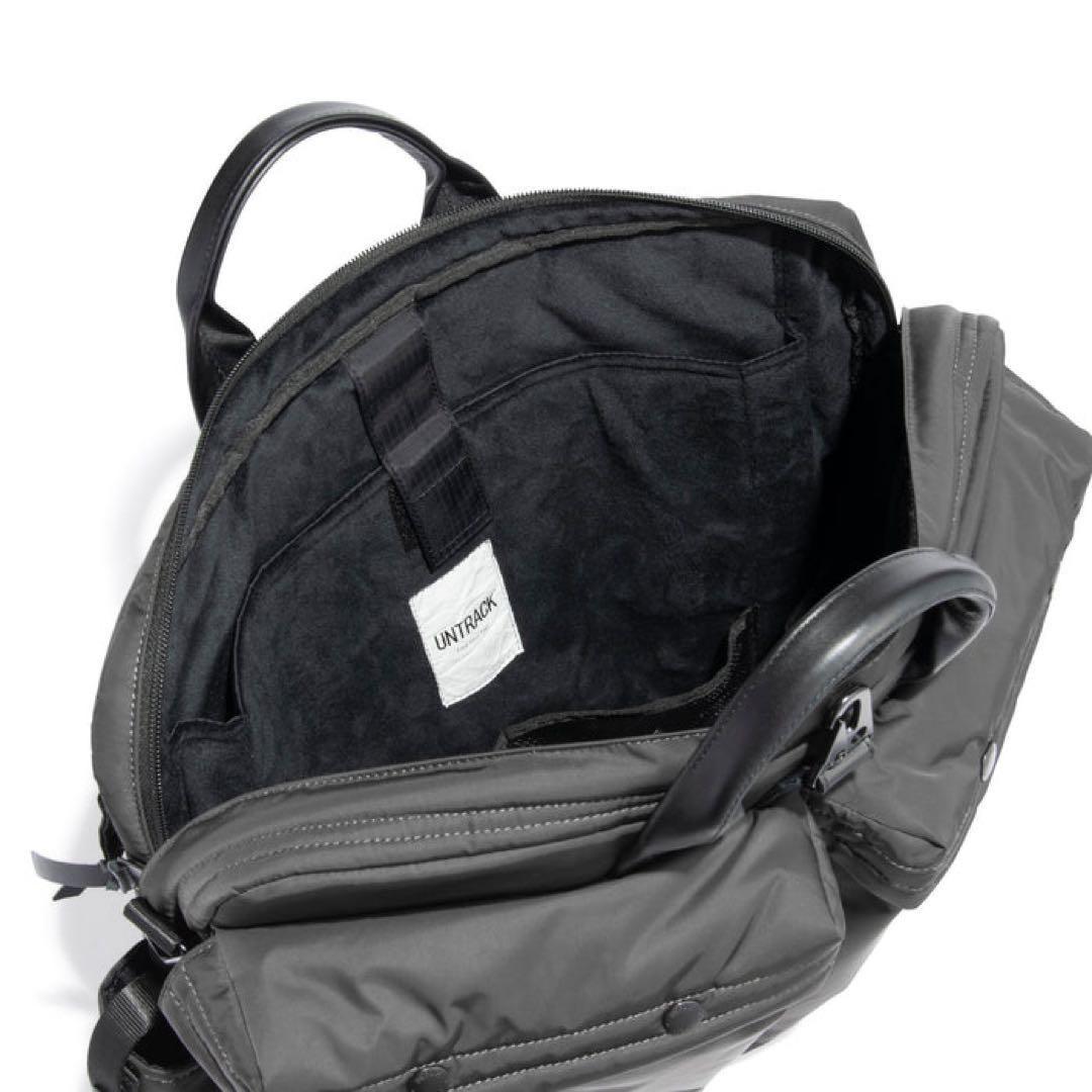 バッグ UNTRACK CITY PLUS The Helmet Tote Bag