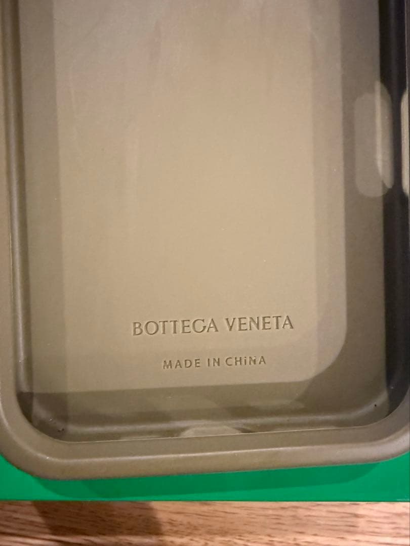 Bottega Veneta iPhone16 pro ケース オリーブグリーン