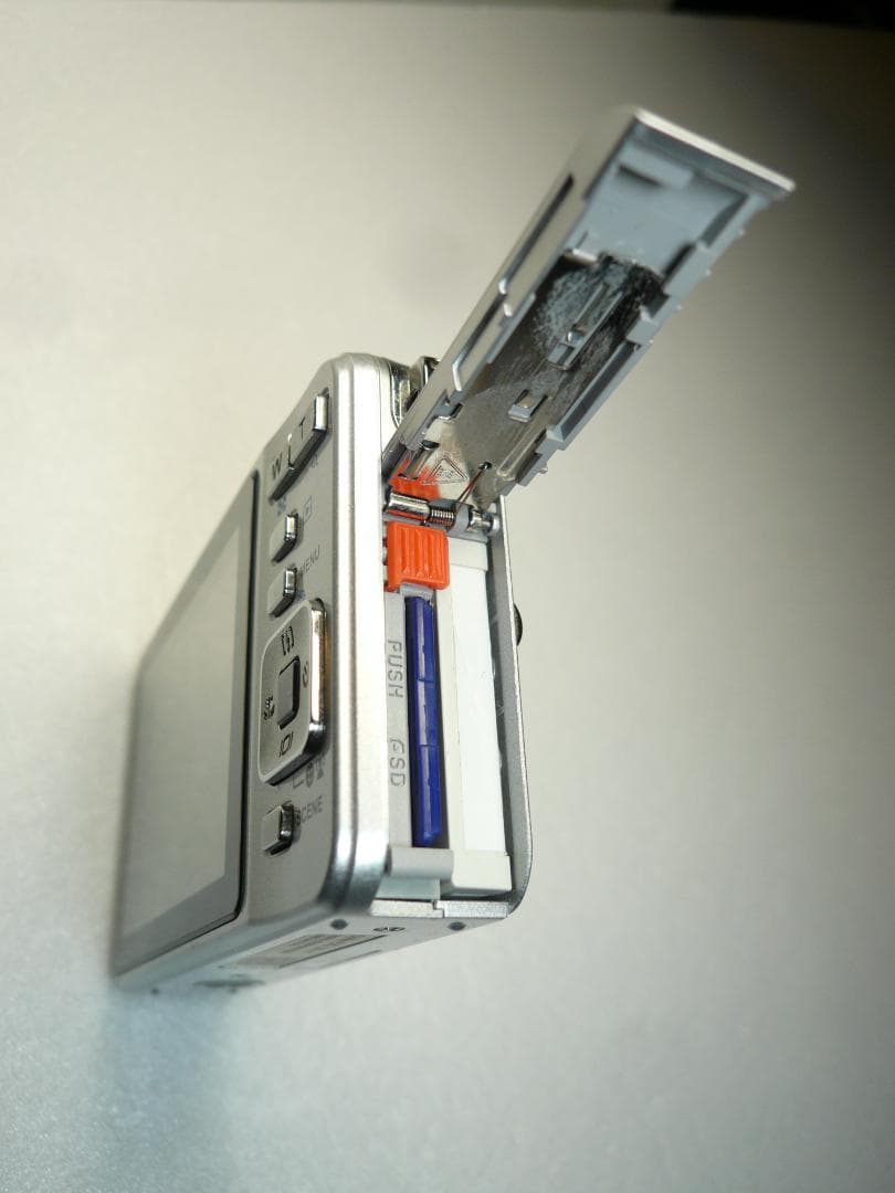 PENTAX★Optio E75⭐️欧州限定モデル❤️極美品です⭕️安心の実働品