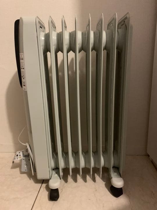 超美品☆デロンギ デジタルラディアント オイルヒーター KHD410812-BK