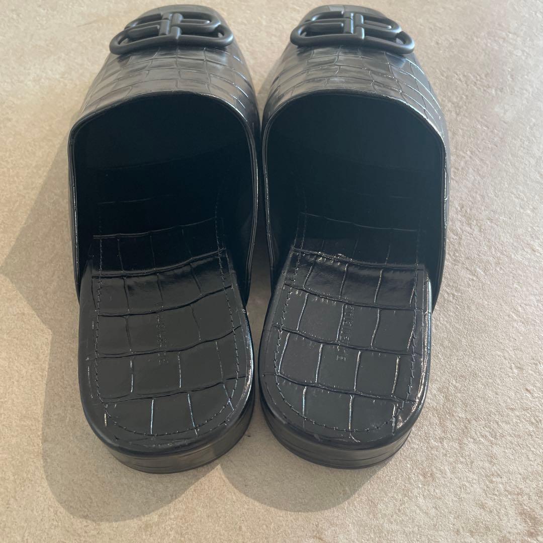 BALENCIAGA ブラックレザーサンダル 38