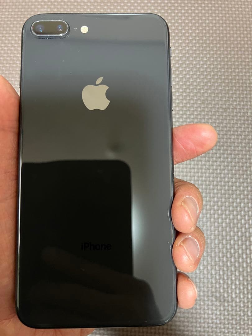 iPhone 8 Plus スペースグレイ本体 64GB