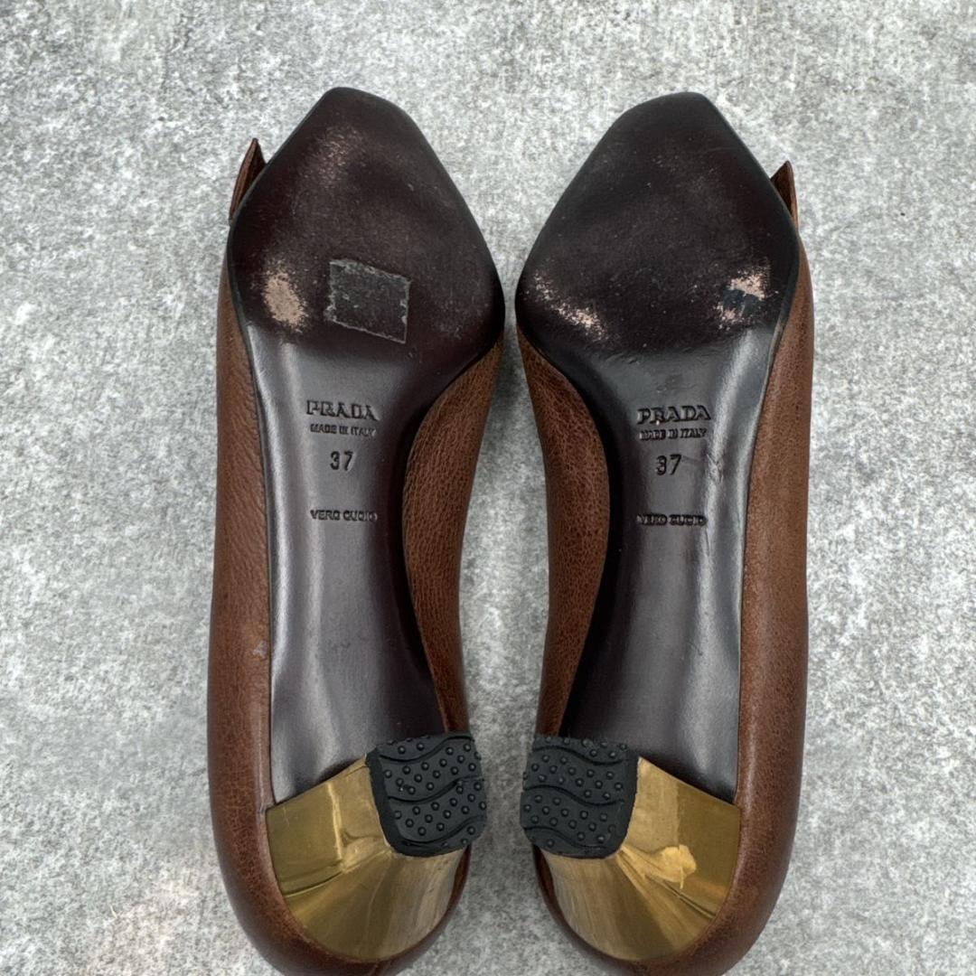 靴 Vintage Prada GOLD Buckle Pumps Sz 37