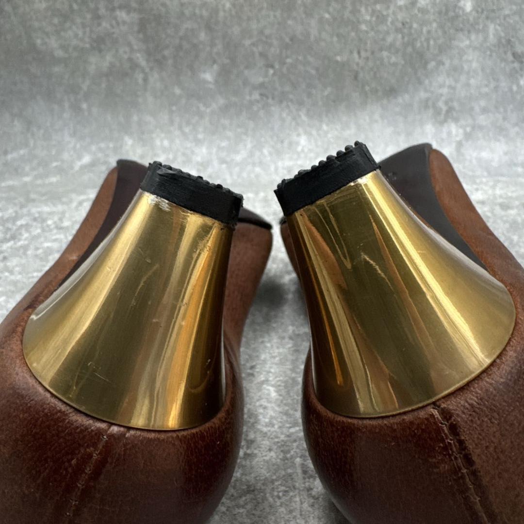 靴 Vintage Prada GOLD Buckle Pumps Sz 37