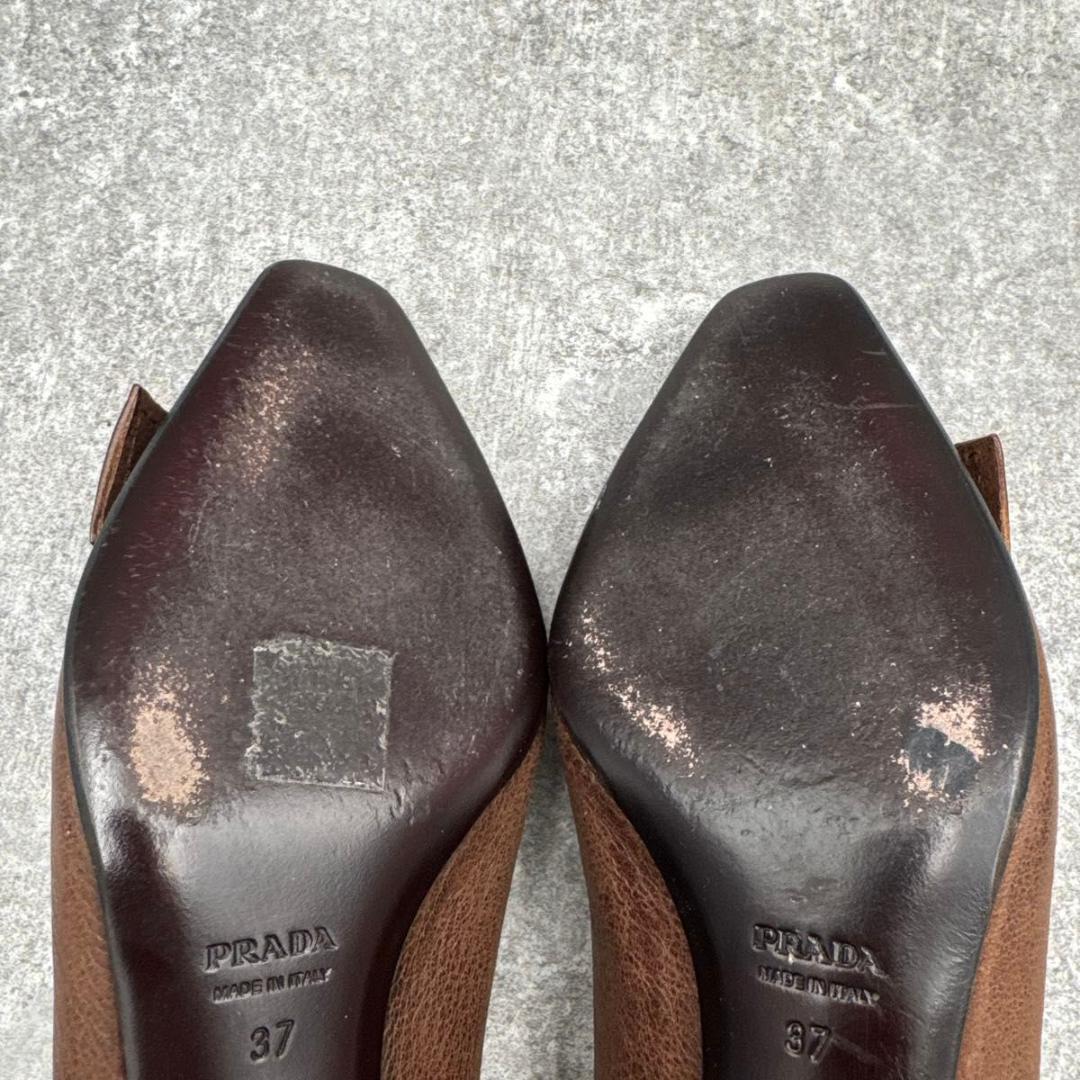 靴 Vintage Prada GOLD Buckle Pumps Sz 37