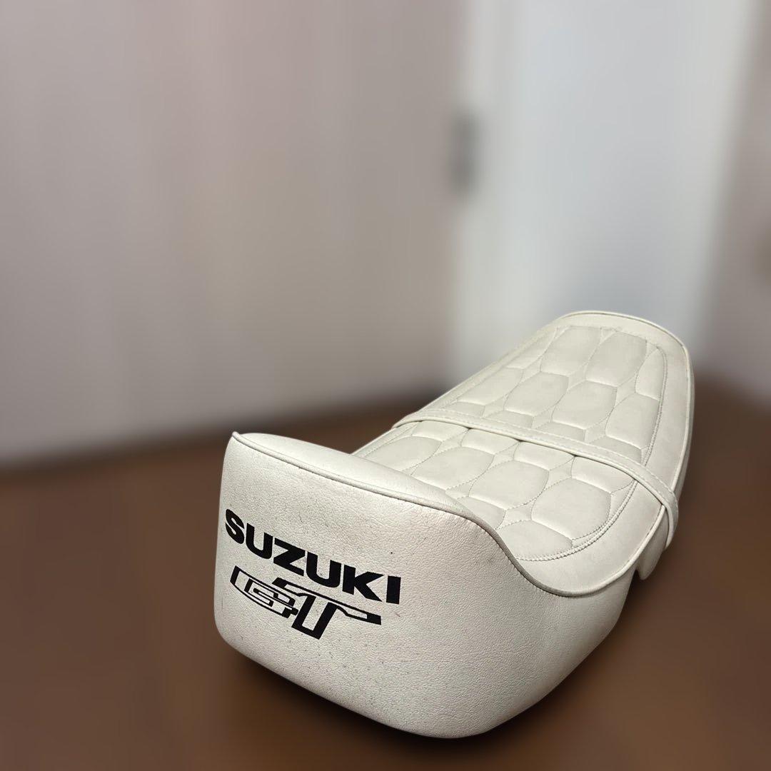 スズキGT750 カスタムフラットシートベージュ