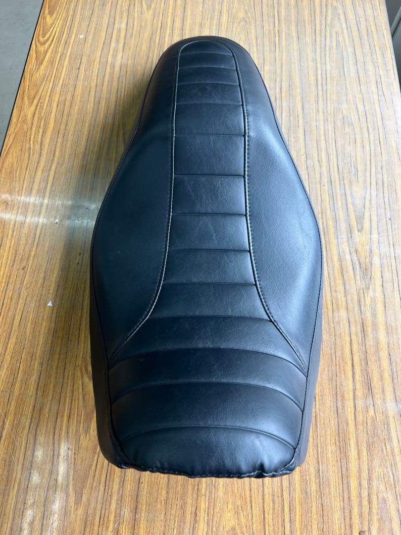 ハーレー純正ダイナ用シート