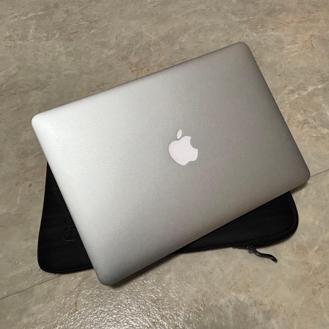 Apple MacBook Air 13インチ Early 2015 /動作良好