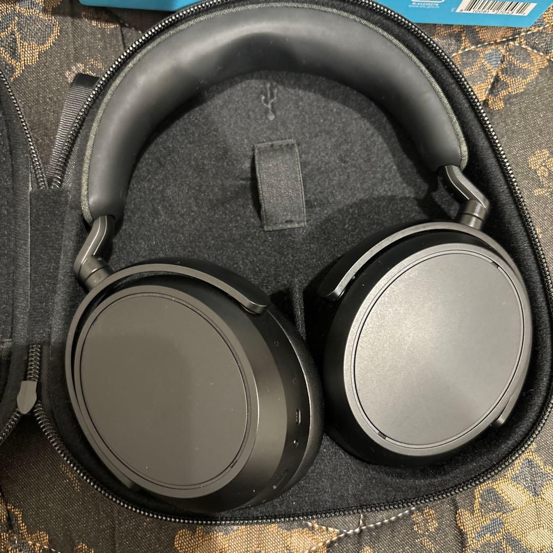 ヘッドホン Sennheiser Momentum 4 Wireless