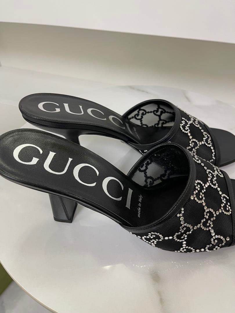 【新品】GUCCI ビジュー装飾 ブラックサンダル　38.5