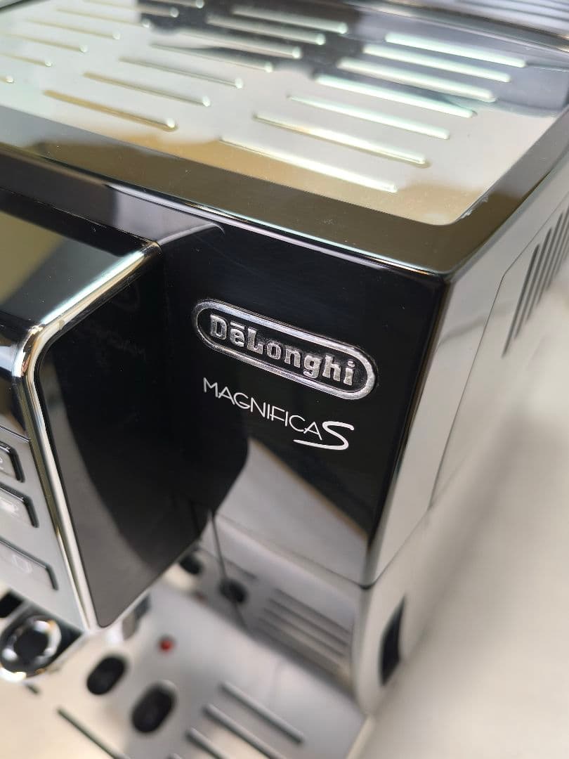 デロンギマグニフィカS コンパクト全自動コーヒーマシン ECAM23120B 2