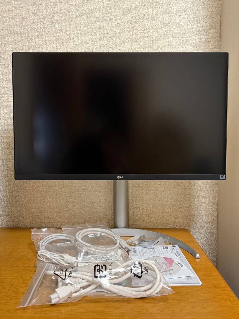 LG 27UP650-W 27インチモニター