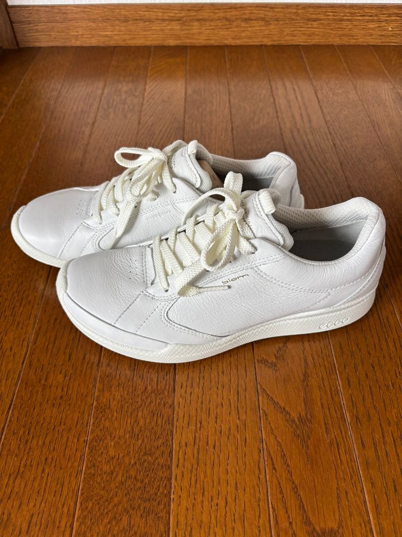 【新品】ecco 23 バイオム　ハイブリッド ゴルフシューズ　レディース