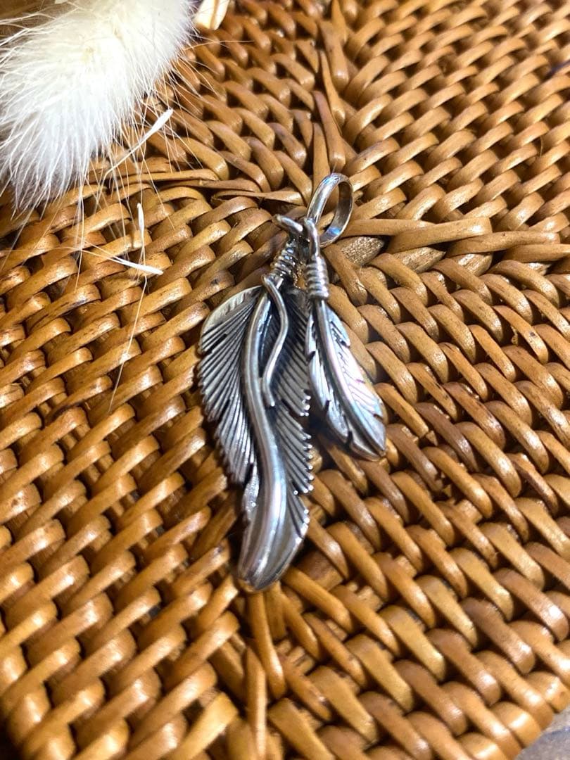 インディアンジュエリー　ハーヴィーメイスシルバーペンダントトップ　フェザー