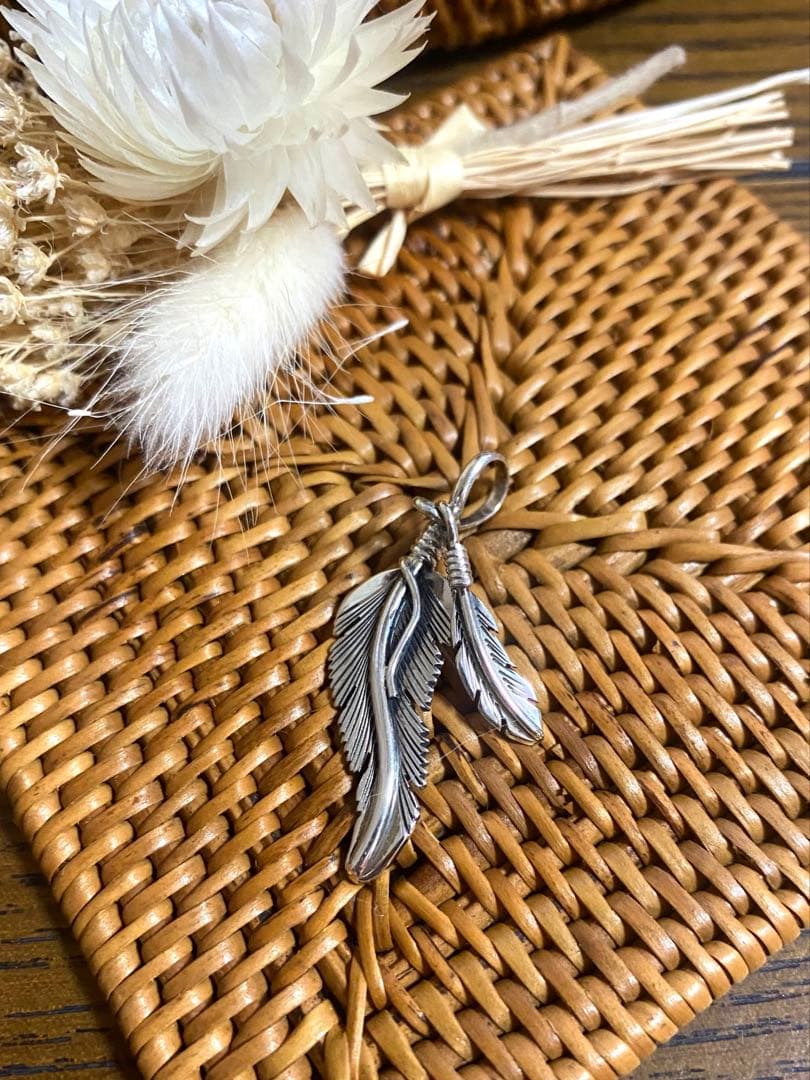 インディアンジュエリー　ハーヴィーメイスシルバーペンダントトップ　フェザー