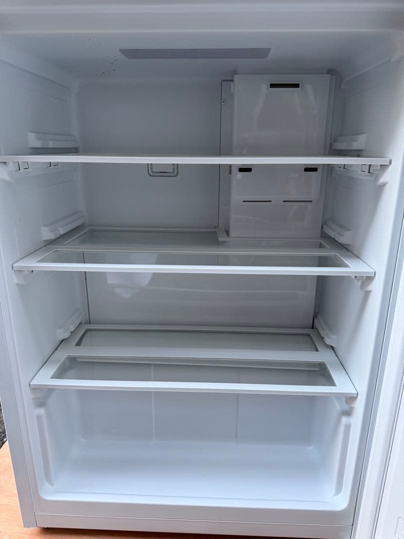 【美品】アイリスオーヤマ 冷蔵庫 66L 奥行スリム IRSN-7A-W