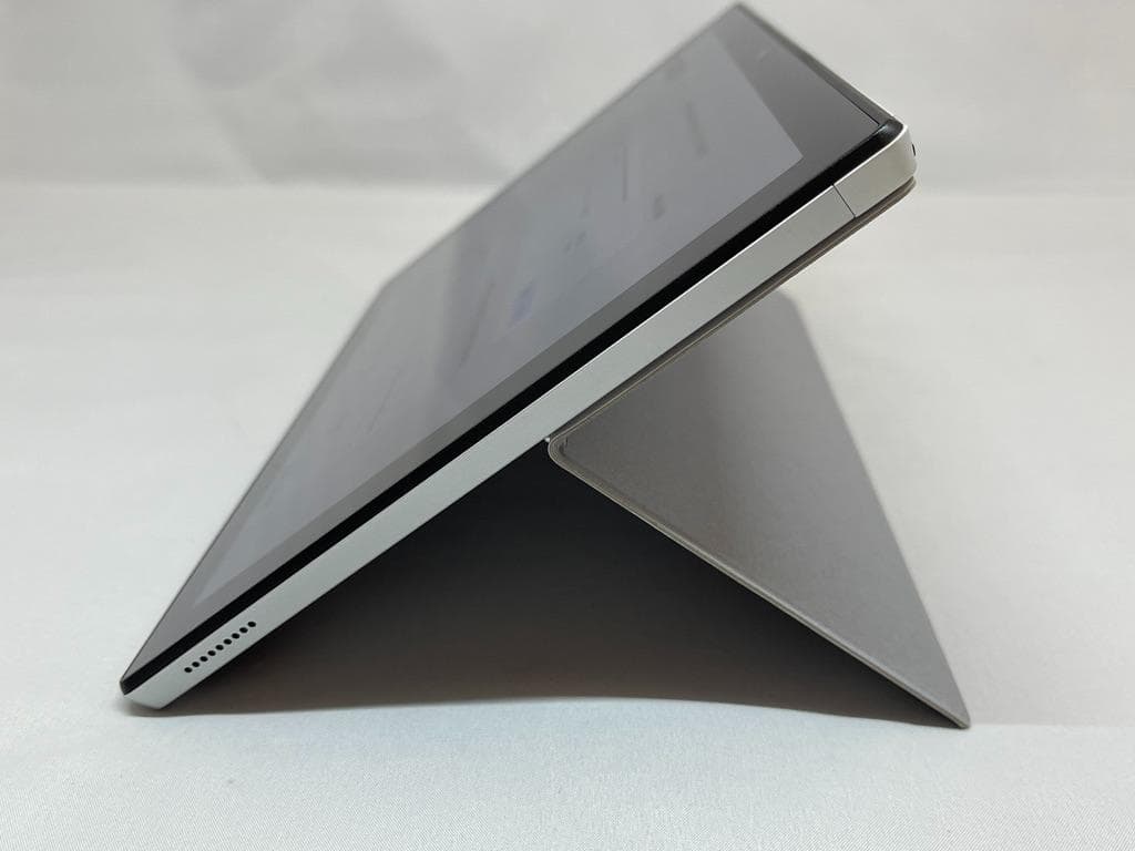 ASUS Chromebook Detachable CM3　LTEモデル