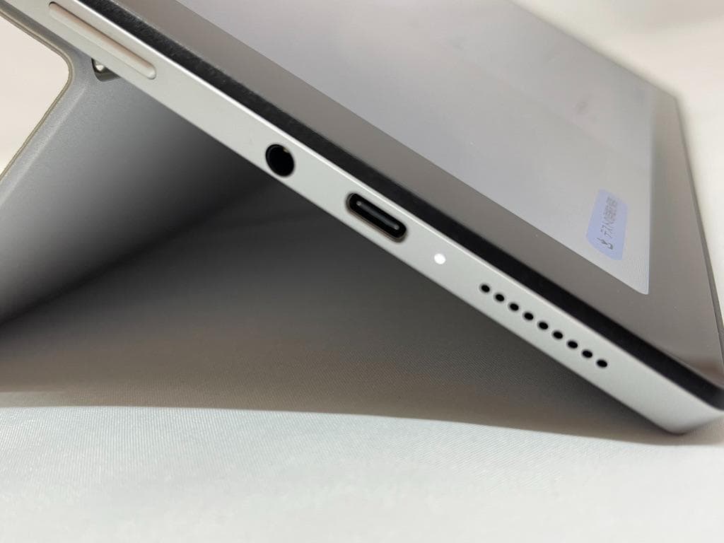 ASUS Chromebook Detachable CM3　LTEモデル