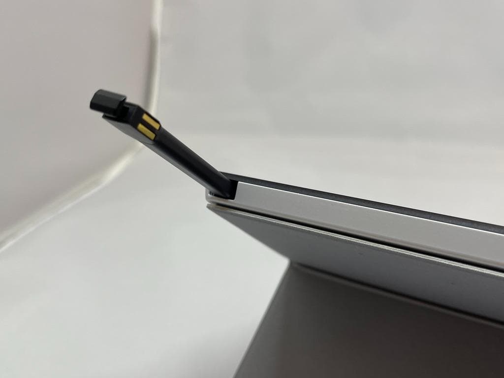 ASUS Chromebook Detachable CM3　LTEモデル