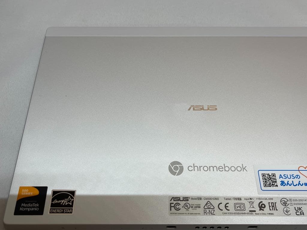 ASUS Chromebook Detachable CM3　LTEモデル