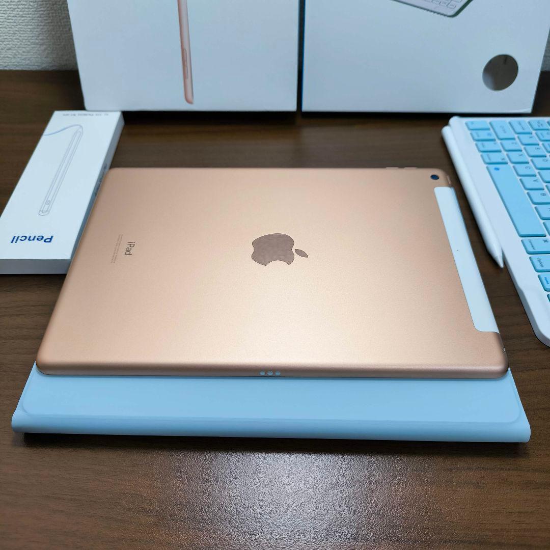 iPad 第7世代 Simフリー 32GB ケースとキーボード、タッチペン