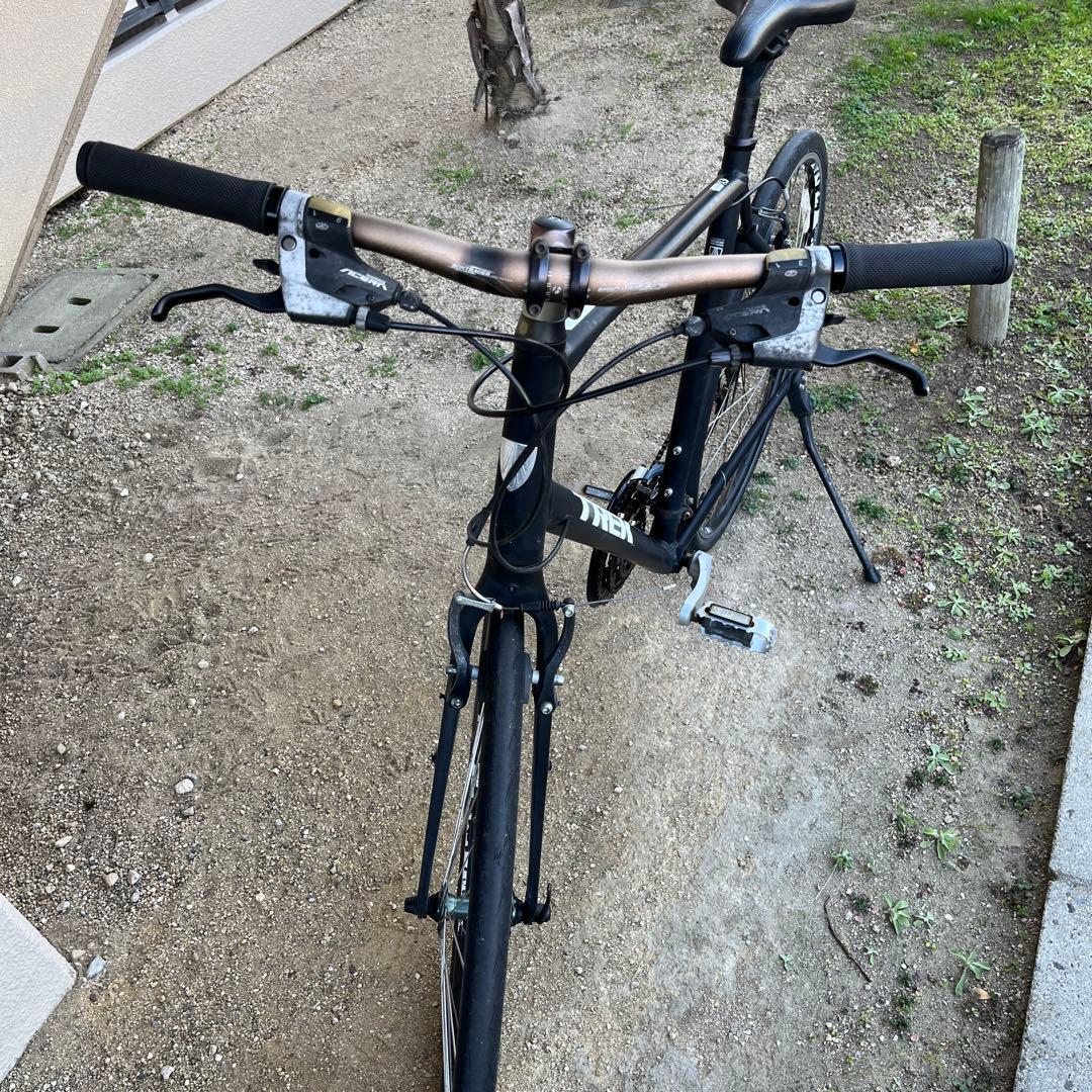 引き取りに限定　Trek 7、4FXクロスバイク ブラック
