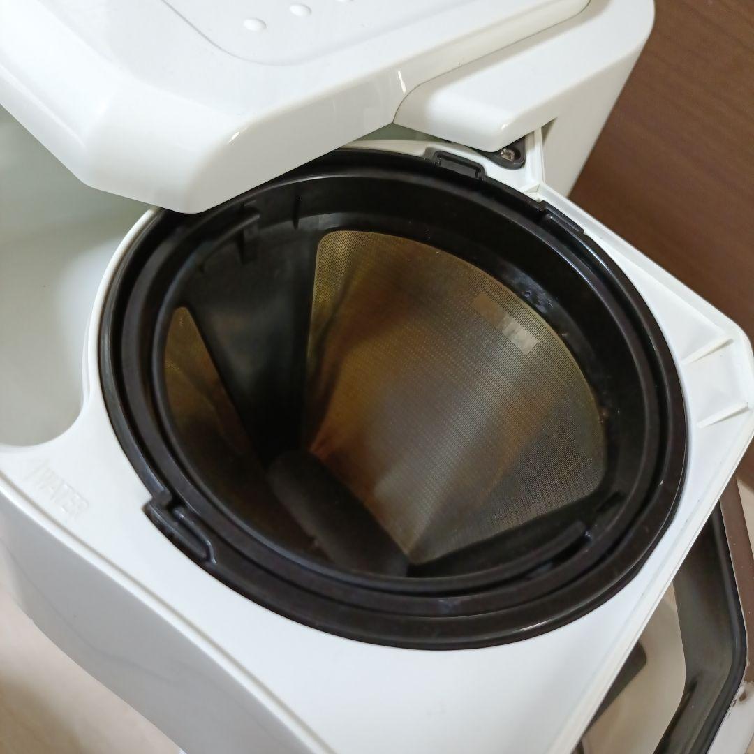 エスプレッソマシン デロンギ　BC0410J ホワイト