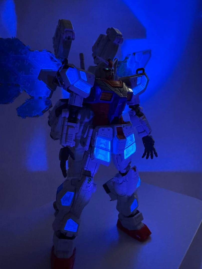 ガンプラ完成品　万博ガンダム全塗装完成品