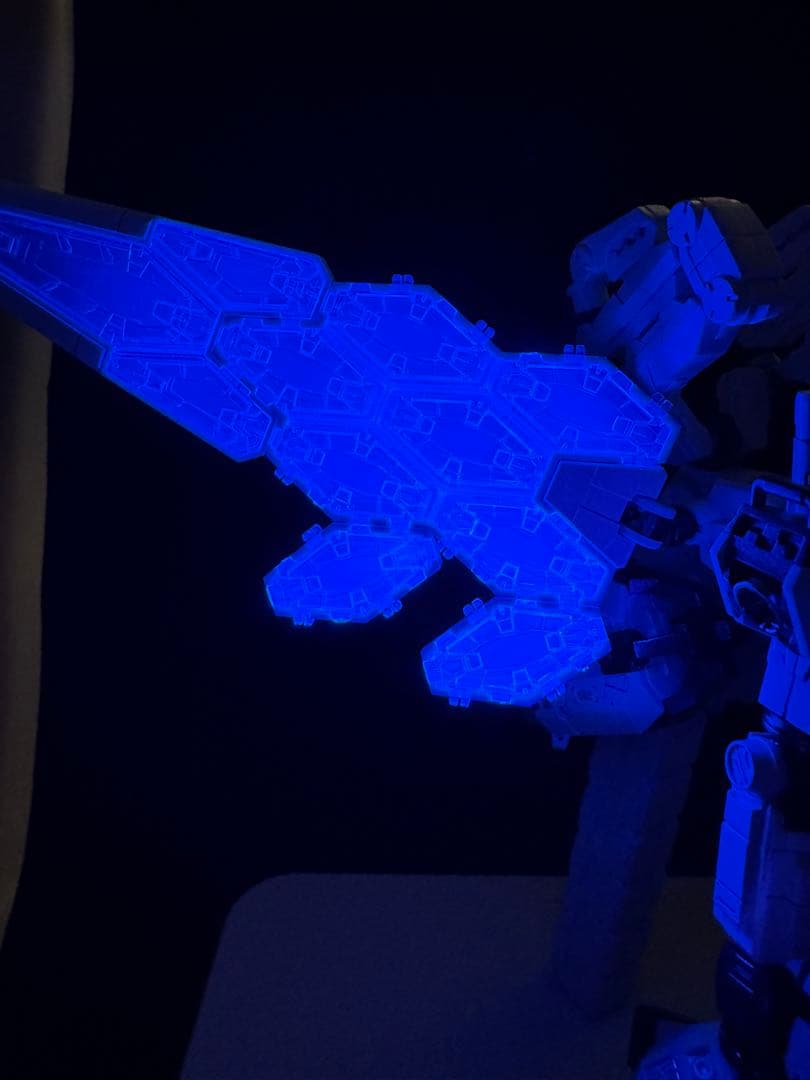 ガンプラ完成品　万博ガンダム全塗装完成品