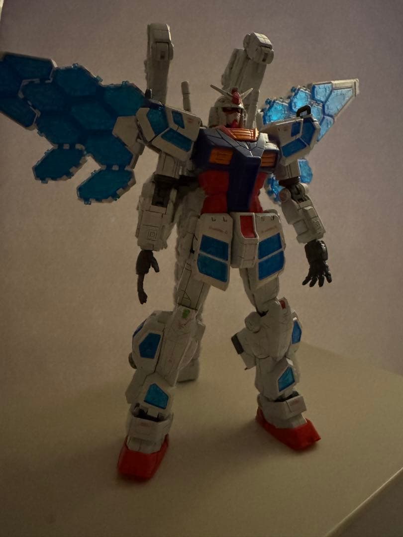 ガンプラ完成品　万博ガンダム全塗装完成品