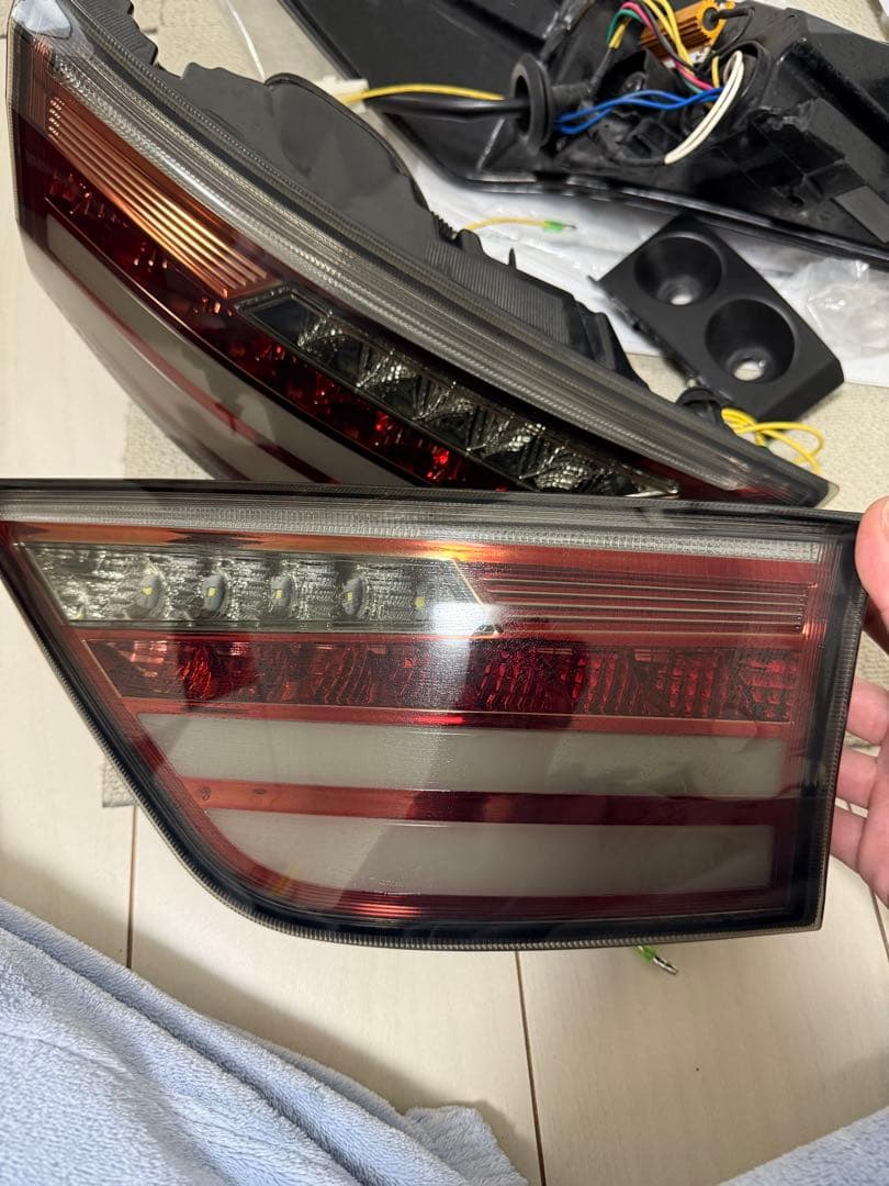 TOYOTA 60系HARRIERヴァレンティLEDテールランプ(限定色)