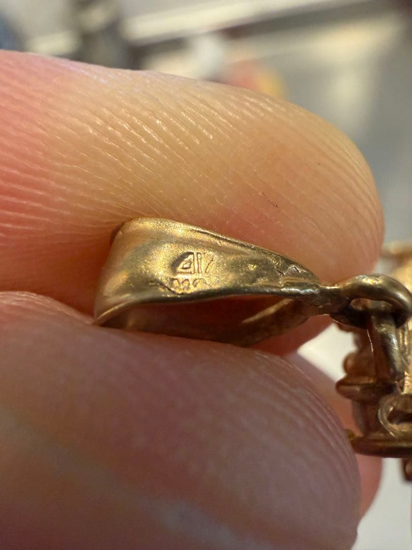 ペ*ん様 【原価割れ】AVALANCHE ペンダントトップ 10K