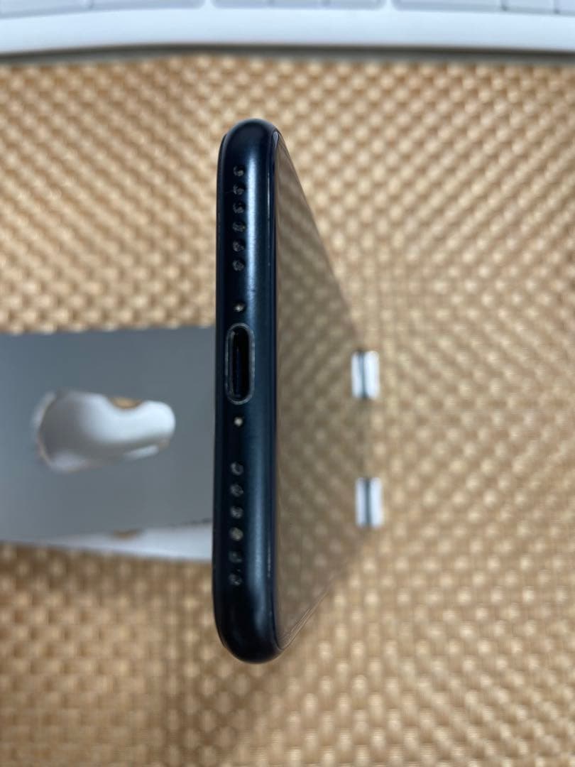 iPhone SE第3世代 64 GB ミッドナイトSIMフリー【8586】