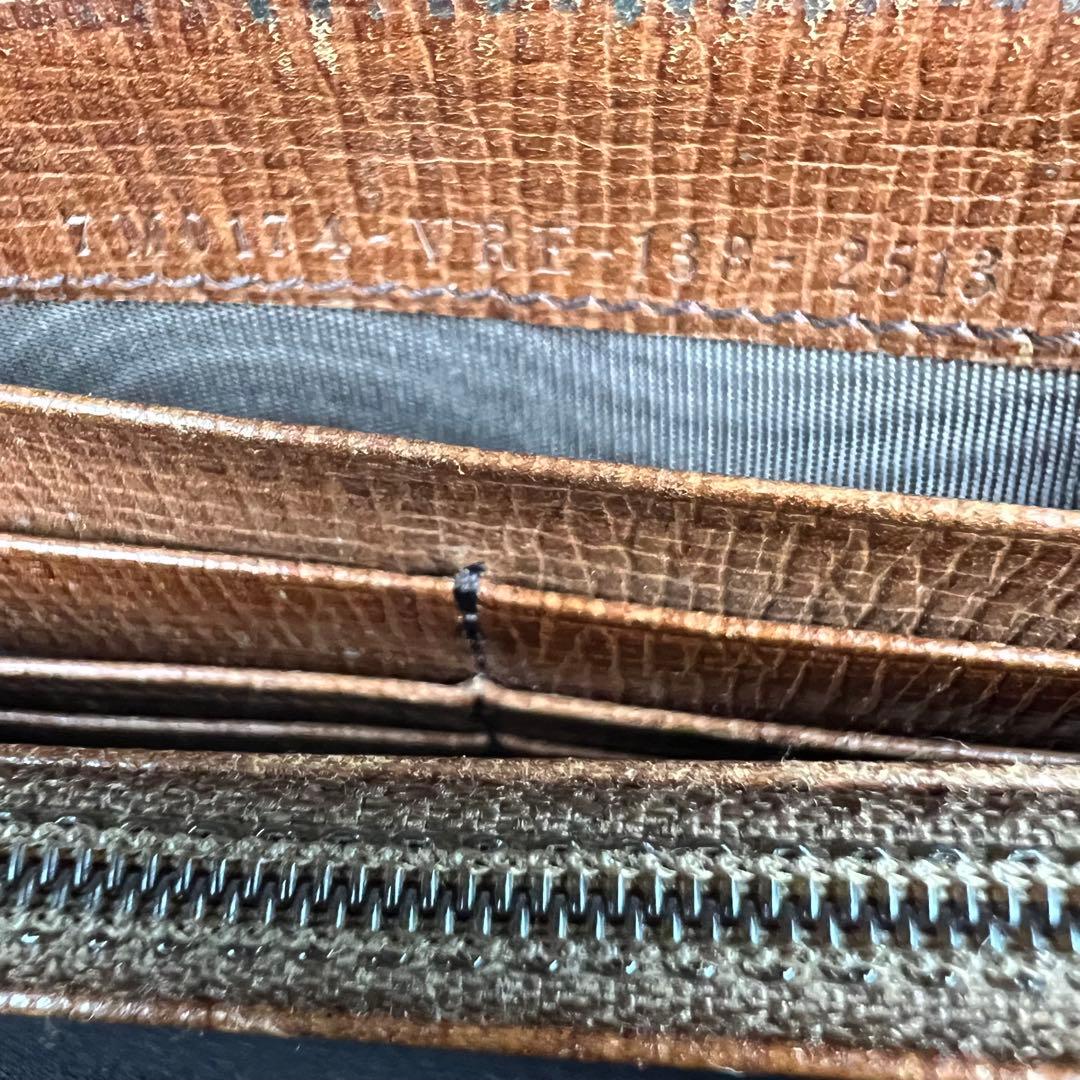 FENDI ズッカ柄 ラウンドファスナー 長財布