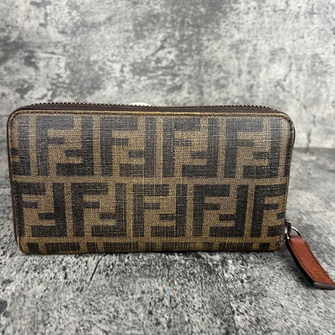 FENDI ズッカ柄 ラウンドファスナー 長財布