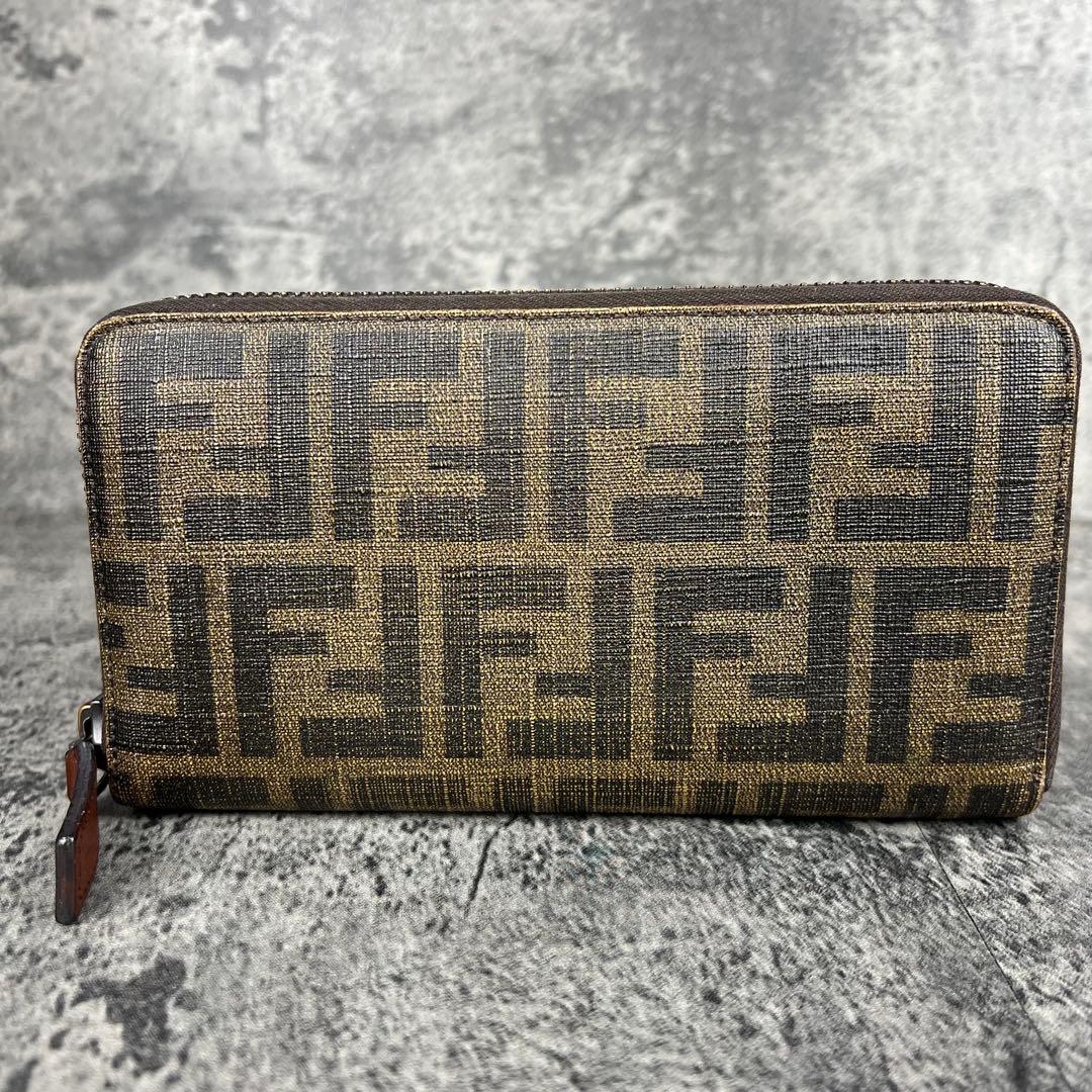 FENDI ズッカ柄 ラウンドファスナー 長財布