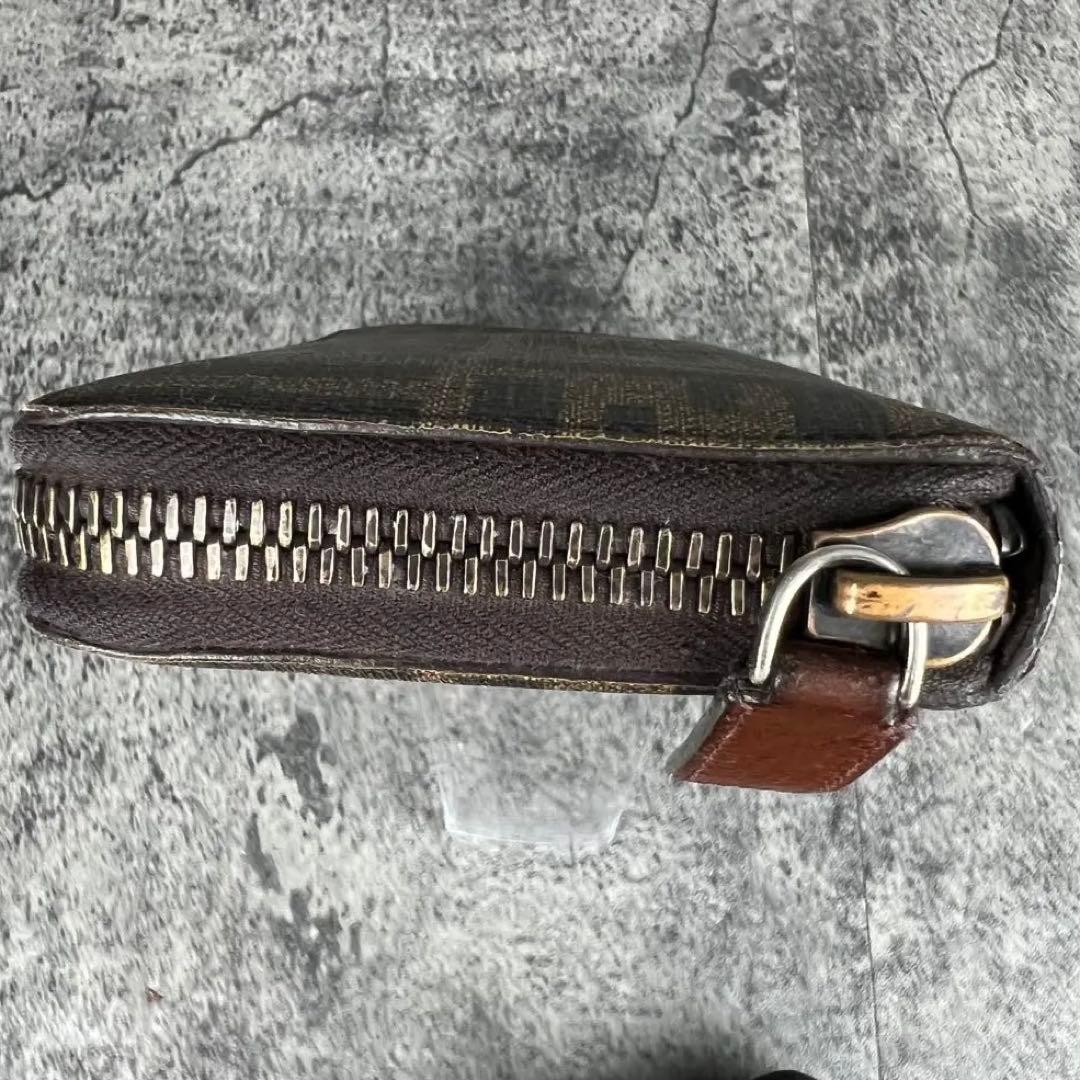 FENDI ズッカ柄 ラウンドファスナー 長財布