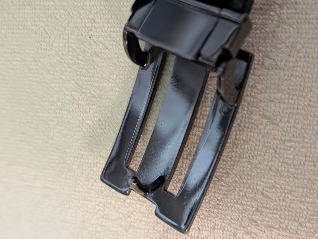 BURBERRY クロームブラックバックル カーフレザーベルト別ブランド