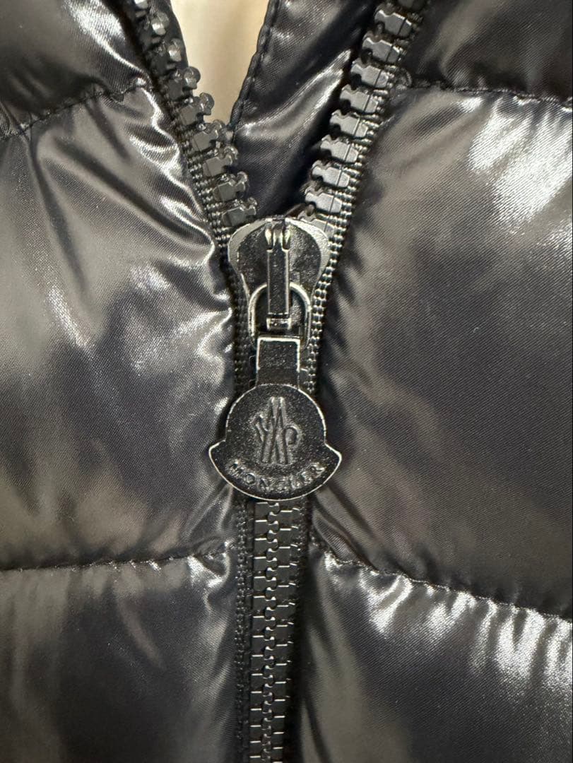 MONCLER グレー ダウンジャケット フード付き