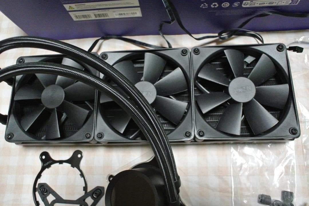 NZXT Kraken 360 水冷クーラー CPUクーラー 温度表示あり