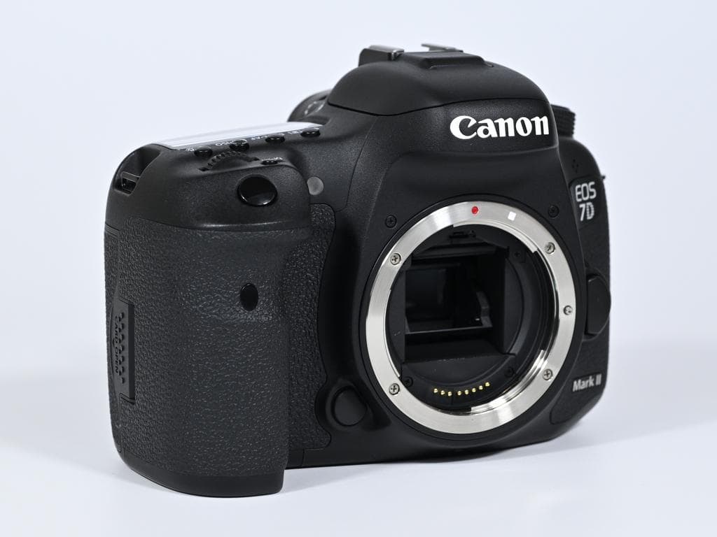 【超美品】キヤノン EOS 7D Mark II ボディ バッテリーグリップ付
