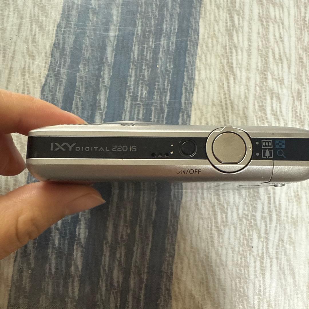 デジカメCanon IXY220IS