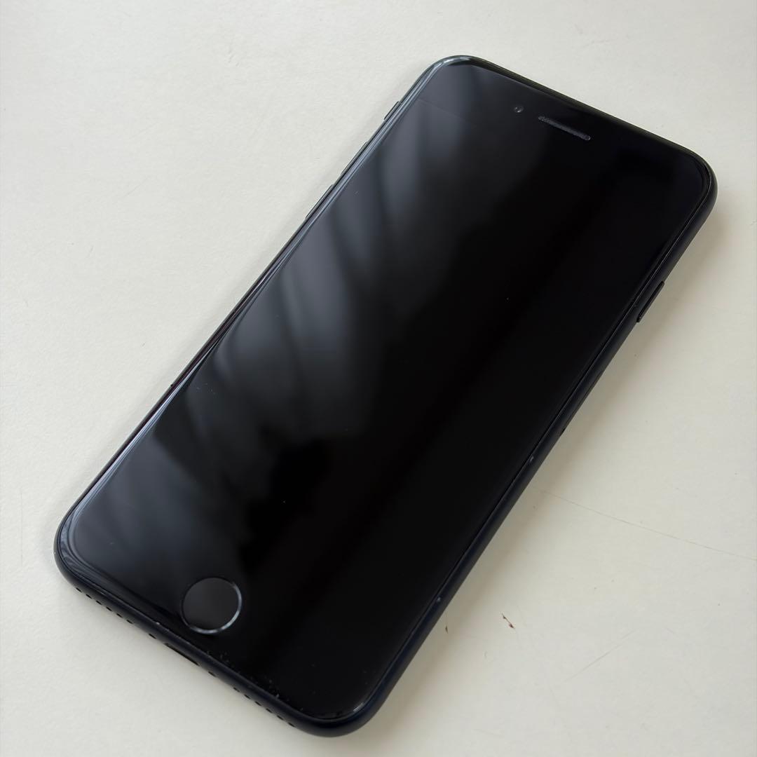 バッテリー新品　iPhoneSE第3世代64GB SIMフリー　美品